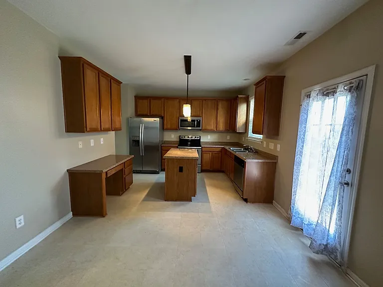 1203 Castle Pines Dr — Photo 7