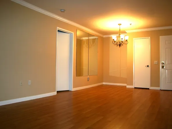 7018 Rita Ave Unit 307, Huntington Park, CA 90255
