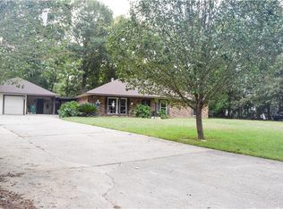 33133 Beverly Dr, Denham Springs, LA 70706