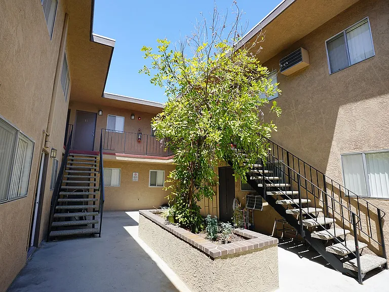 Fair Oaks 1471 — Photo 16