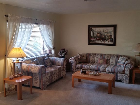 LARGE OPEN LIVING ROOM