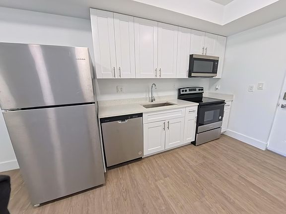 2nd image of 1620 NW 18th St #302