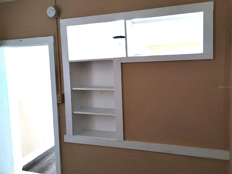 418 E Amelia Ave #D — Photo 8