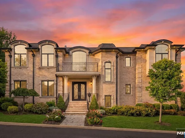 111 Demarest Ave, Englewood Cliffs, NJ 07632