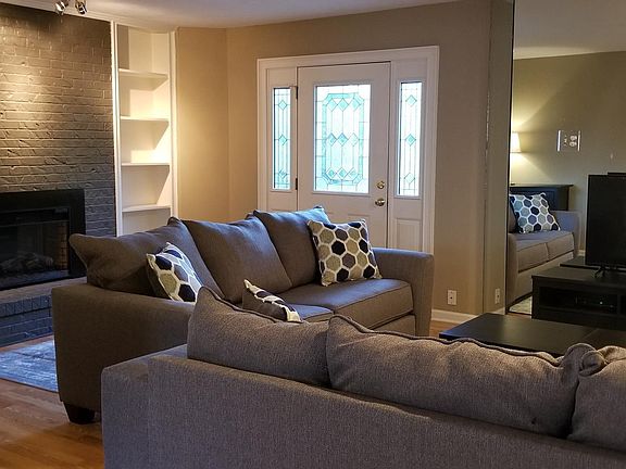 Living Room (furnished for photos only)