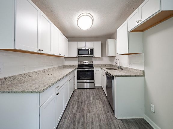 2nd image of 1504 Lewis Ave