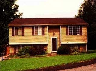 132 Hickory Cir, Imperial, PA 15126