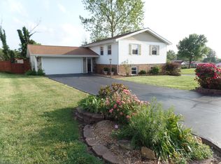 22 Peachtree Pl, Harrisburg, IL 62946