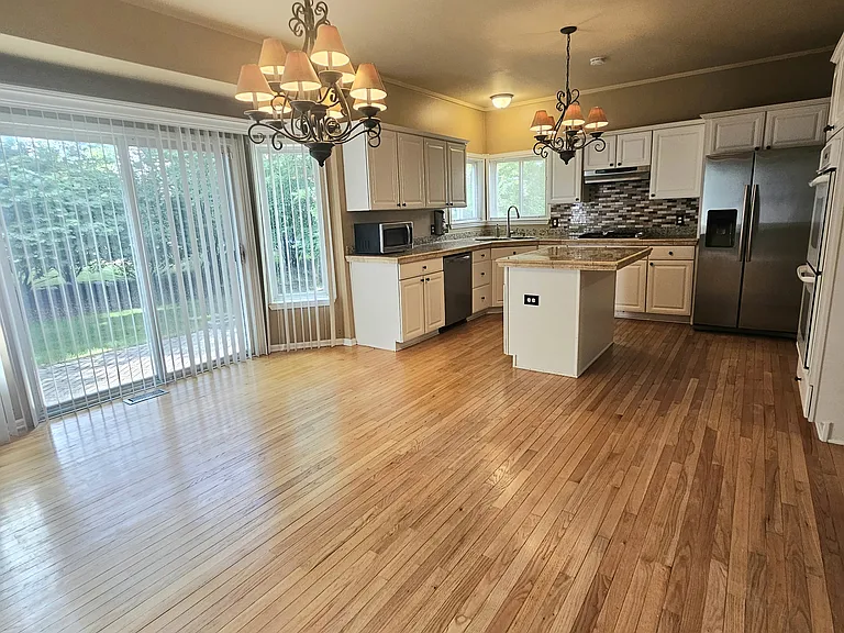 29221 Fieldstone — Photo 14