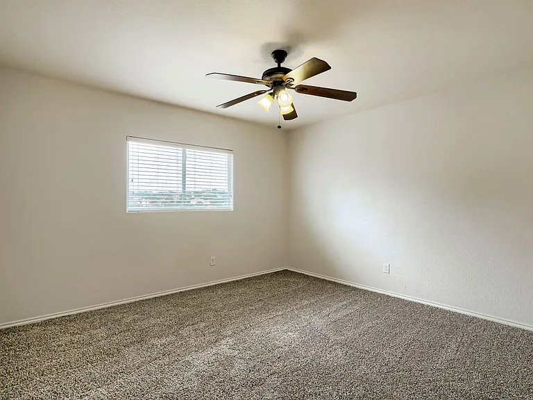 25251 Cambridge Wl — Photo 18