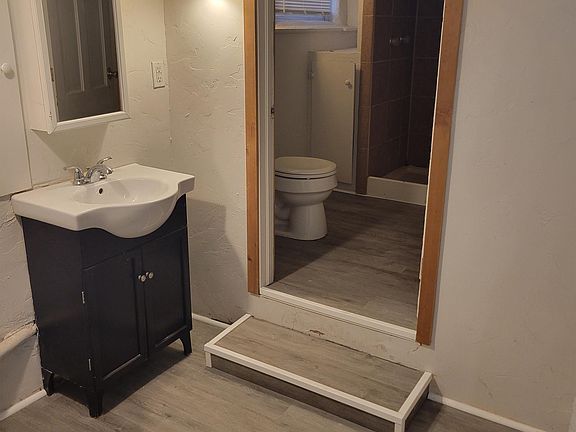 2nd image of 1260 Vine St #6