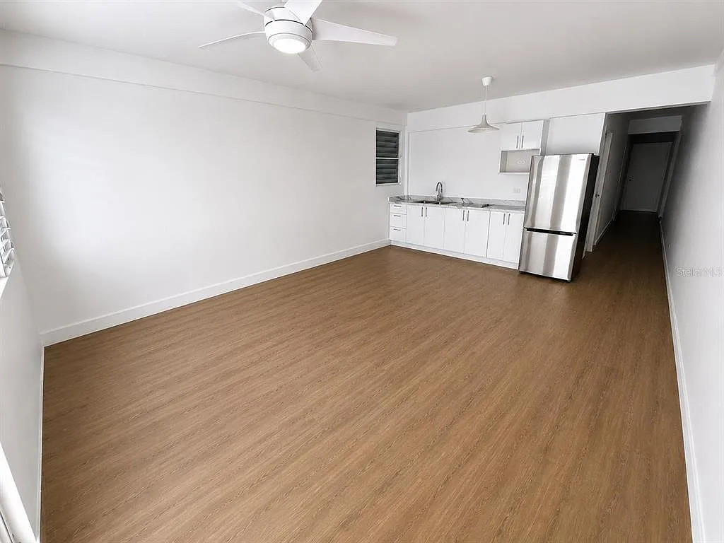 3 bed, 1.0 bath, 1076 sqft, $1,200 — Photo 1