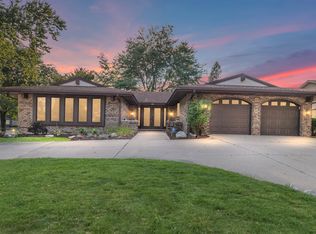 320 Natwick Ln, Schaumburg, IL 60193