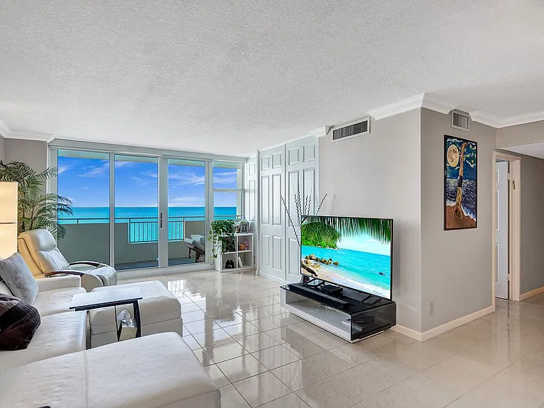 3180 S Ocean Dr #1504 — Photo 3