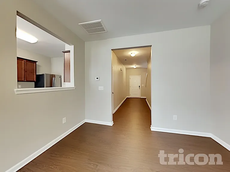 2030 Aragon Ln — Photo 2