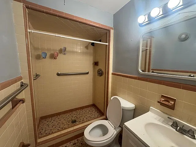 4 bed, 2040 sqft, $1,850 — Photo 4
