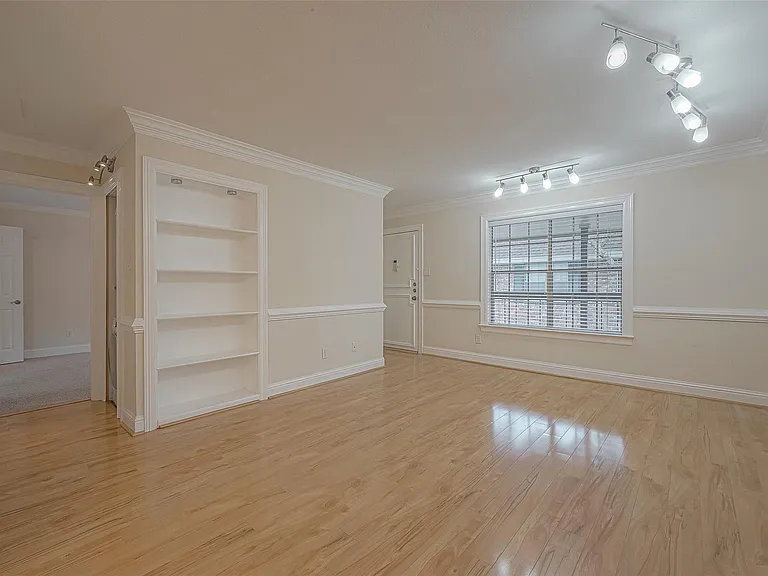 2350 Bering Dr #122 — Photo 9
