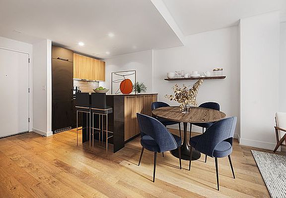 3rd image of 411 35th St #2T1