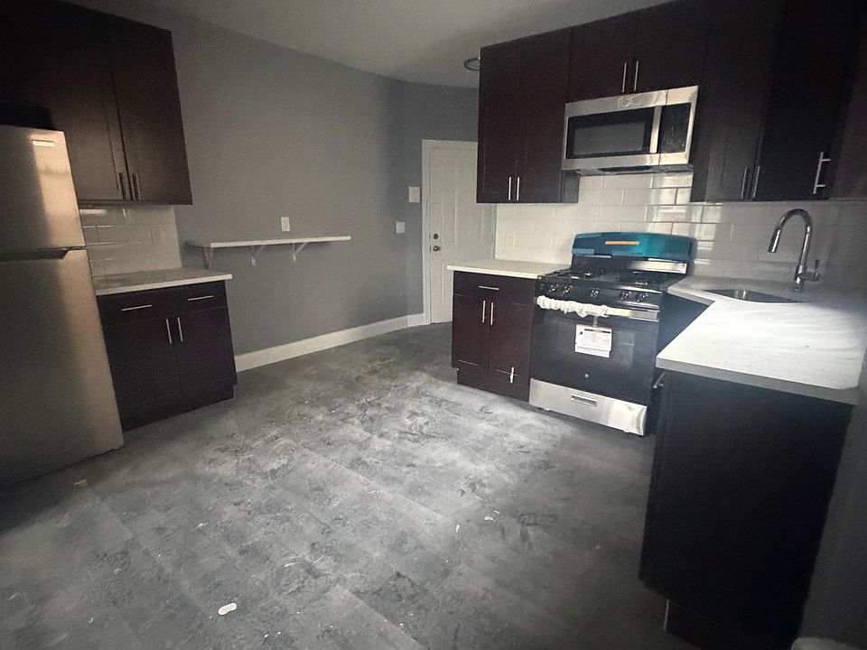 1st image of 176 Broadway APT 6