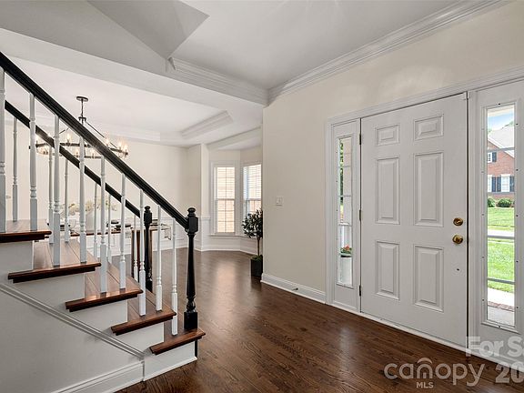 3rd image of 8127 Grahamson Ln