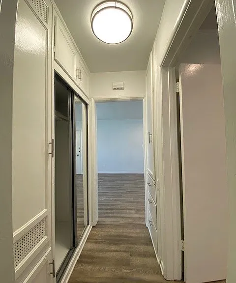 1837 N Gramercy Place — Photo 3