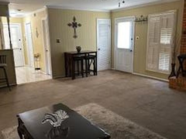 1215 Barnes Cir, Monticello, MS 39654