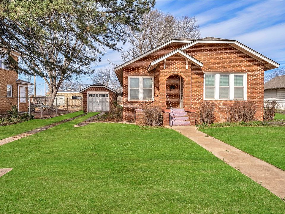 1005 N 4th St, Sayre, OK 73662 Zillow