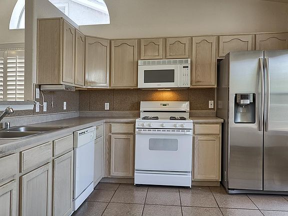 5th image of 7105 Luz De Espejo Dr