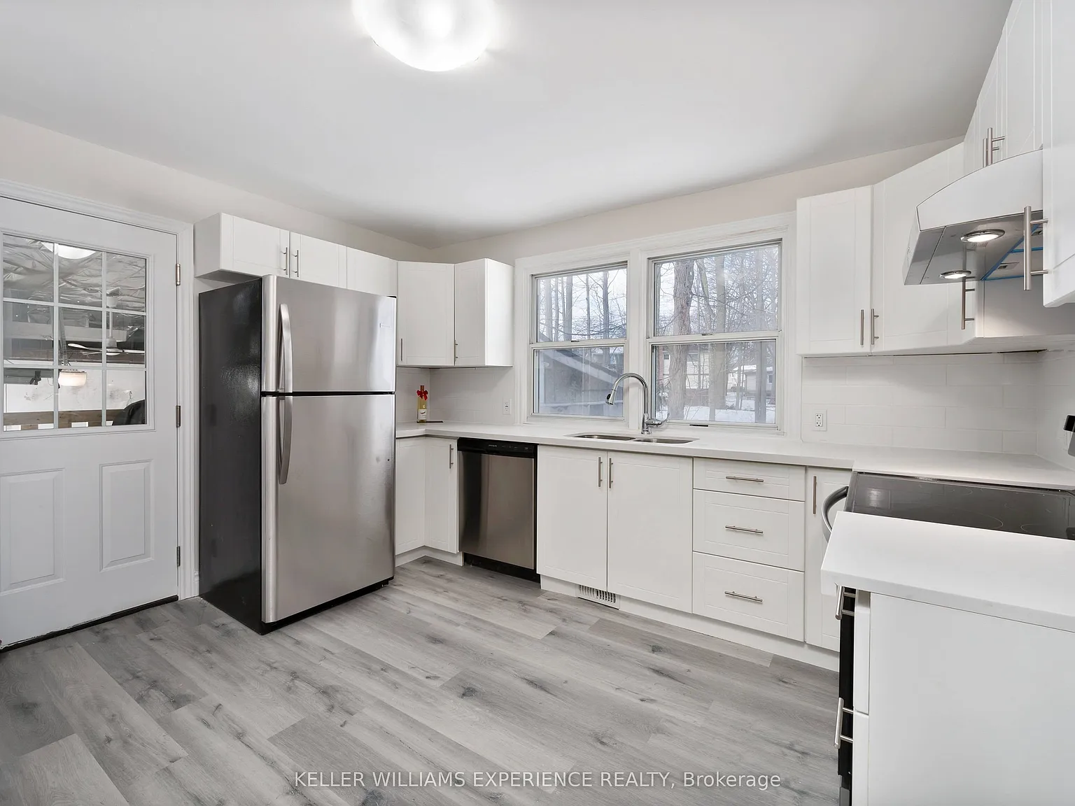 3 bed, $2,500 — Photo 2