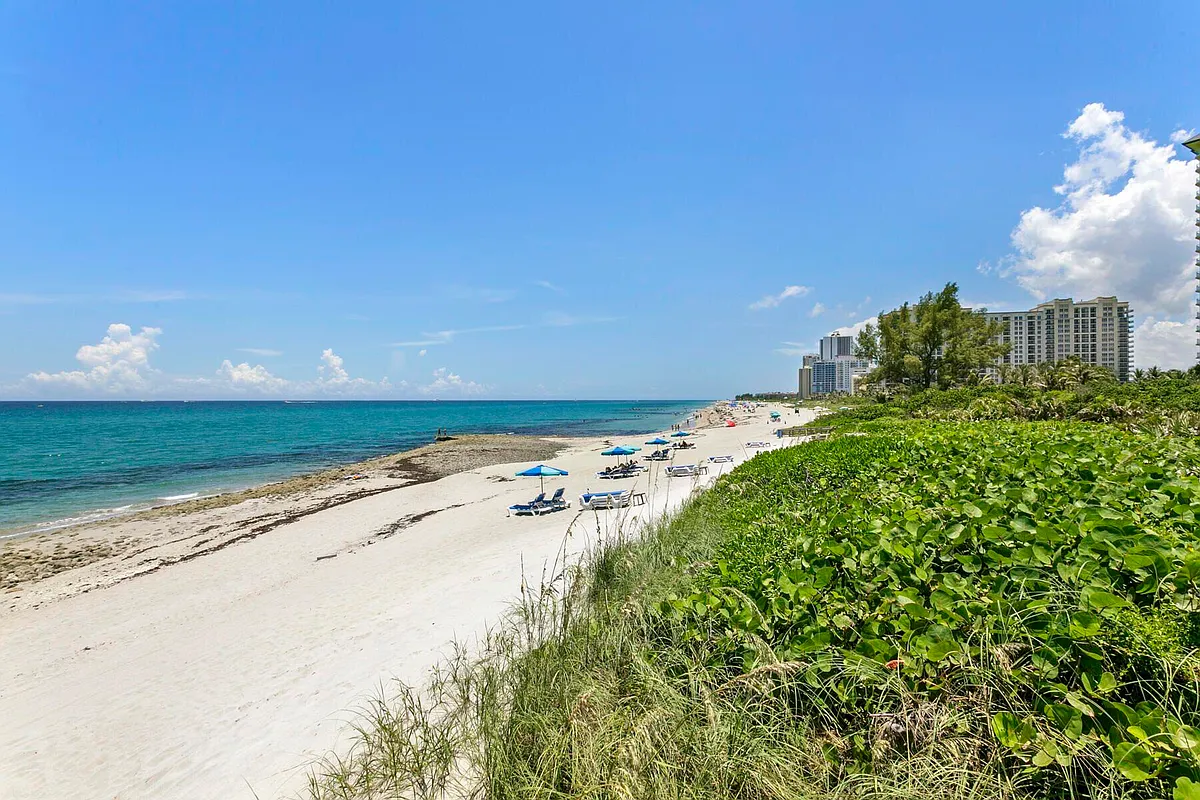 Building Photo - 4000 N Ocean Dr #403