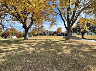 8072 Atkins Rd, Floyds Knobs, IN 47119