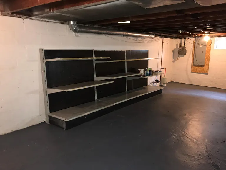 613 Japan St — Photo 17