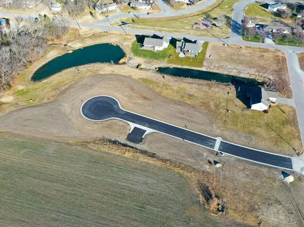 103 S Cottonwood St, Whitewater, KS 67154