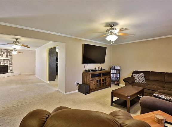 4th image of 2281 S 34th St