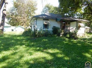 604 NE Oakland Ave, Topeka, KS 66616