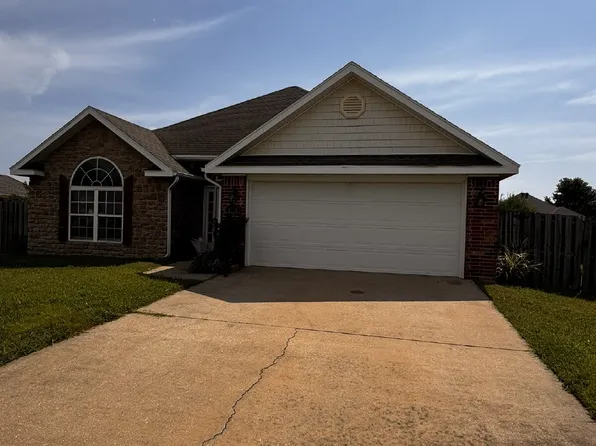 1532 Hutchinson St, Pea Ridge, AR 72751