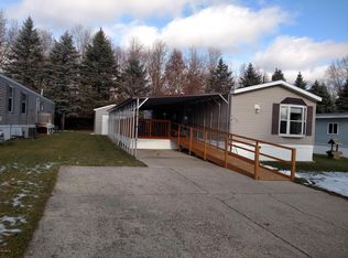 1210 Ranney Dr, Greenville, MI 48838