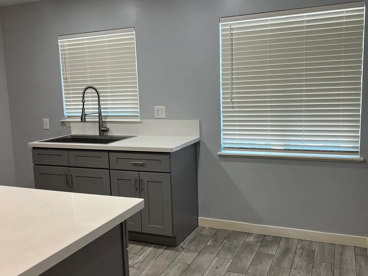 2 bed, 837 sqft, $2,100 — Photo 2