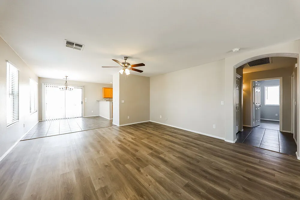 3 bed, 2.0 bath, 1539 sqft, $2,060 — Photo 3