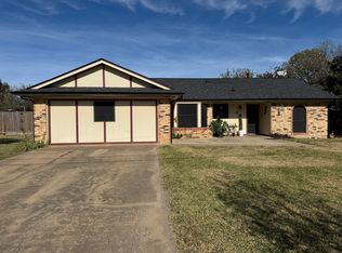 4 Finley Cir, Krum, TX 76249