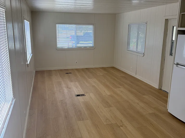 3416 Huss Ave — Photo 4