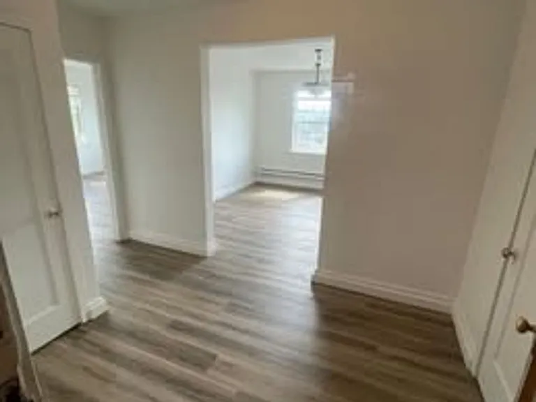 435 -Keystone Apartments — Photo 13