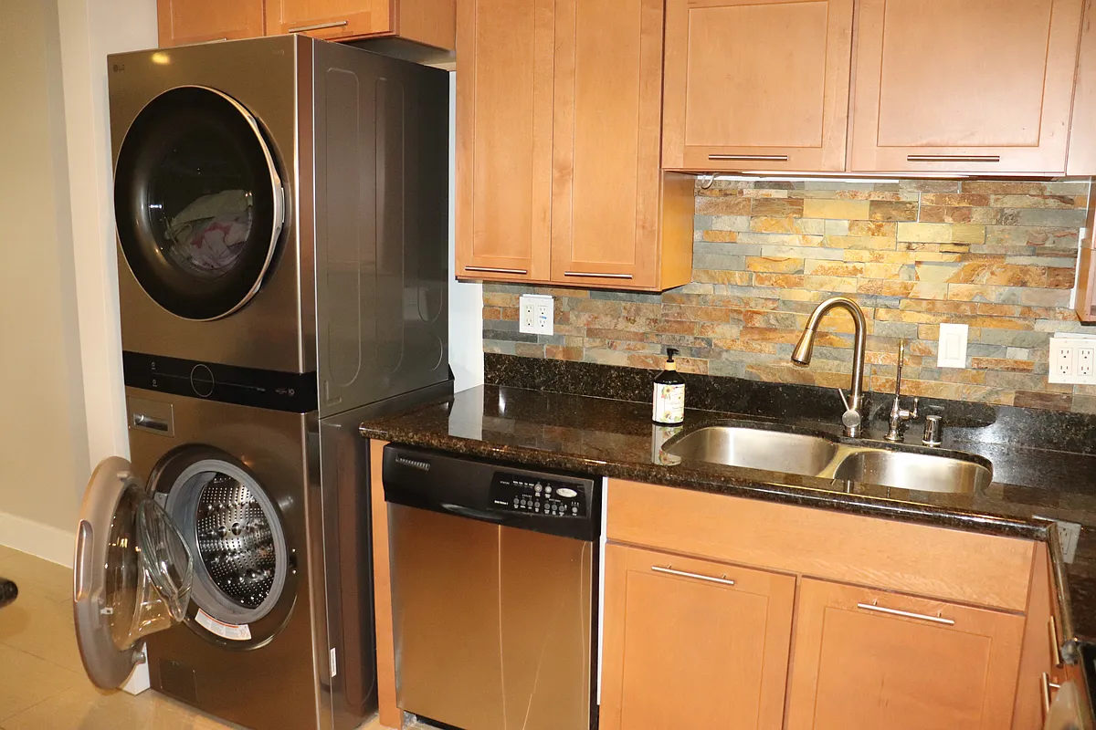 Kitchen - 3233 N 37th St #10