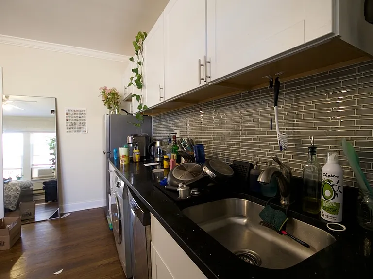 2129 N Dayton St #403 — Photo 5