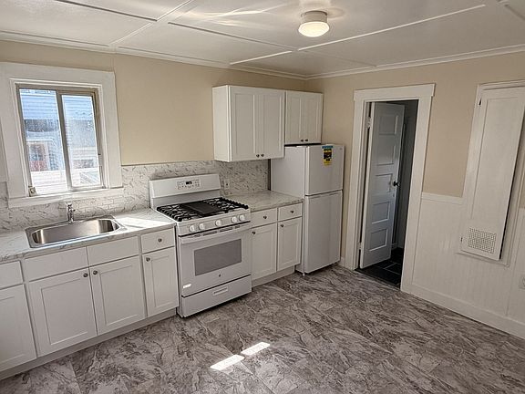 2nd image of 363 N Eldorado St