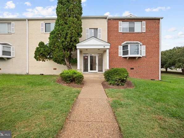 3076 Patrick Henry Dr APT 202, Falls Church, VA 22044