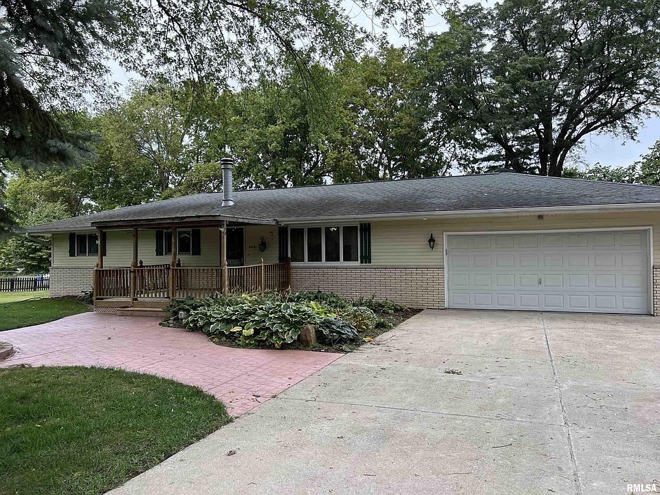 1st image of 102 Della St