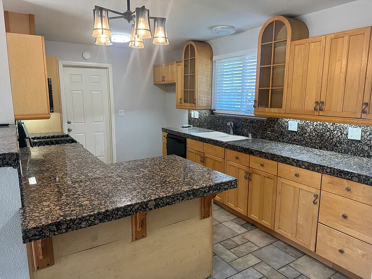 2296 Cordero Ave — Photo 8