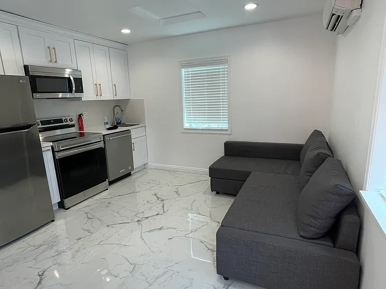 1521 W Cerritos Ave #C — Photo 11