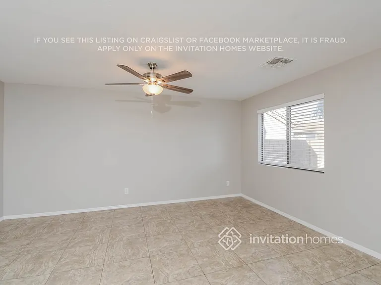 10904 W Minnezona Ave — Photo 2